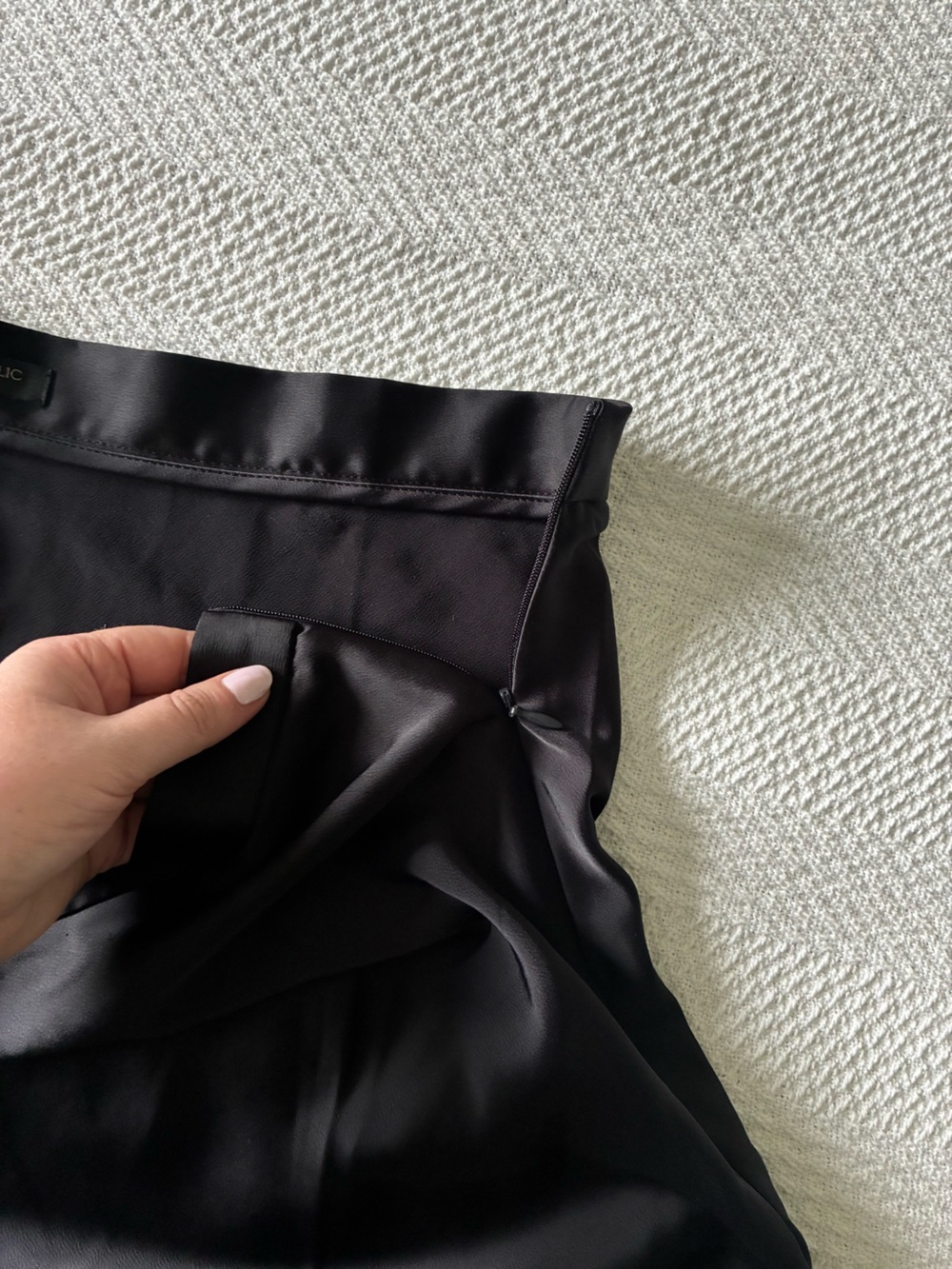 NWT Banana Republic Black A-Line Midi Skirt - Picture 3 of 5